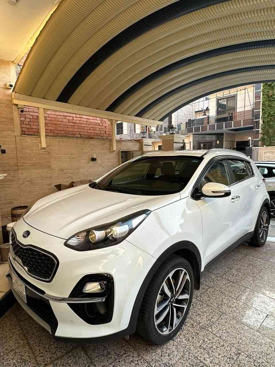 كيا سبورتج /خليجي المجموعة الدولية 
موديل 2020
( مكفولة ) 
شاشة ابل كار بلي
نفيكيشن 
حساس امامي خلفي 
مري شفط 
مثبت سرعة 
وبقية مواصفات السويج العادية 

السيارة تحتاج فقط حدادية 

العنوان / الجادرية 

السعر 185 

واتساب ***********
