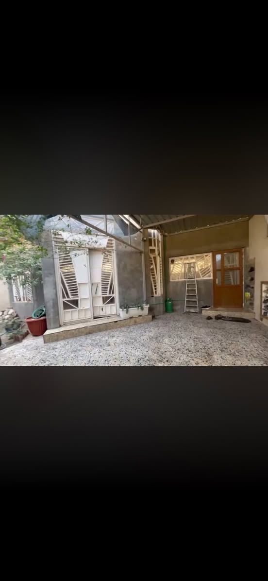 السلام عليكم                                                                                                            منزل للبيع في ياسين خريبط 200م طابق ونص في الزون الثاني نهاية شارع السناتر خلف مجمع سبع سنابل للاستفسار الاتصال على هذا الرقم ***********
