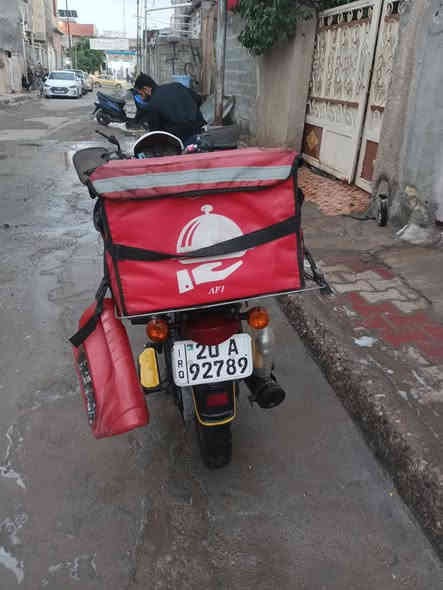 سلام عليكم دراجه بوكسر كلاسك موديل 20 محرك مامفتوح دراجه لوك مابيه اي نقص رقم انكليزي بسمي كامل مكاني بعقوبه التحرير سعر 1600 بيه مجال بسيط للاتصال  *********** غير موجود عل فيس انصل ودلل
