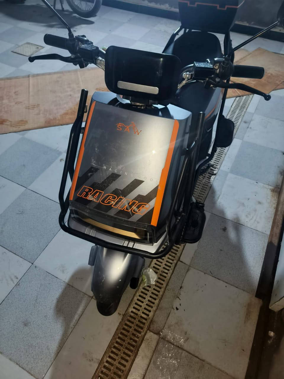 السلام عليكم اخوان دراجة شحن حجم كبير للبيع 
تحتوي على 6 بطاريات كاملة مكملة من جميع النواحي
لايت شاشة اشاير عالي ناصي السعر 900
عنواني ناصرية اسديناوية الرقم ***********
