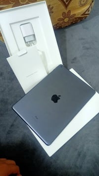 ايباد 9 • ٦٤ • بطارية ١٠٠