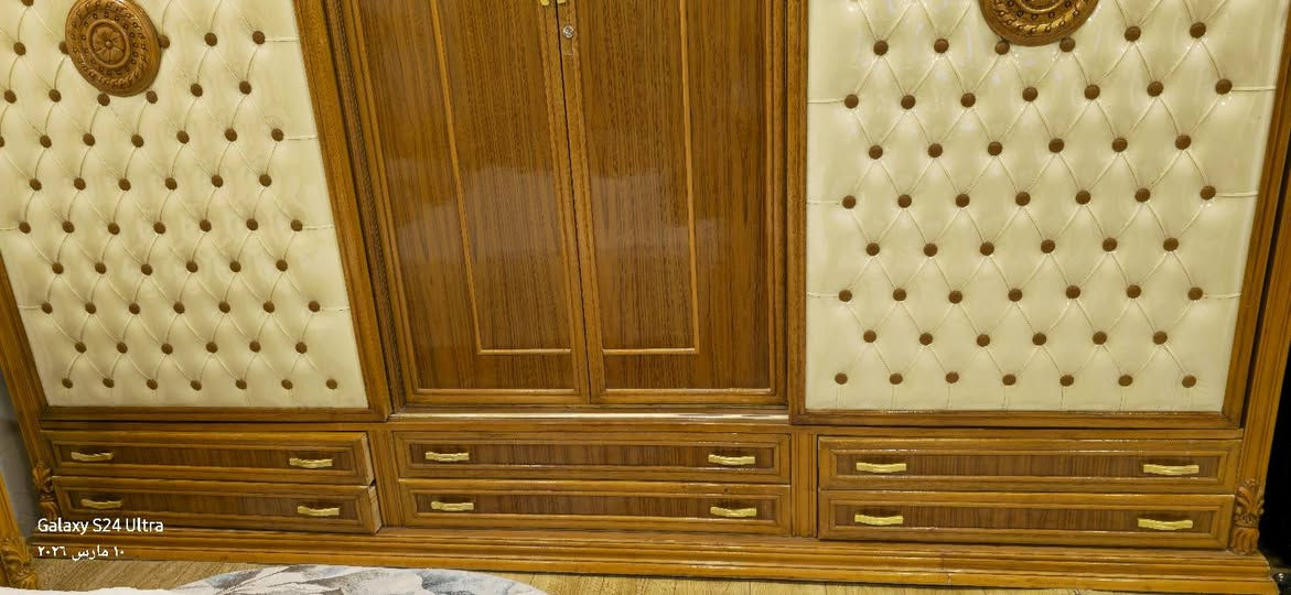 السلام عليكم 
غرفة نوم للبيع سرير وميز تواليت وميز تلفاز وكنتور من ٦ بيبان سلايد تصميم تركي نجارة عراقي تكمة الضرر فقط بميز التواليت من الاسفل مشخوطه البيبان وميز التلفاز محفر قليل من الاعلى ب مليونين وربع وبي مجال 

نص تخم يتكون من كراسي نفر اثنين وقطعه ام النفرين مع الجراجف والمخاد البيض الكبيرات ب ٢٠٠ وبي مجال 

تلفاز صغير جدا بدون نت ينفع للكامرات ب ٢٥ وبي مجال 

متوفر هذا الكريكوت للبيع بس التول بي كم شق واليدة مال كركوت المحمول من جهه مكسورة ب ٥٠

بردات الغرفة تول وبردتين عله كبر الحائط للبيع مع السجة وملحقاتها  ب١٠٠ واذا كامل ١٥٠

ميز تلفاز القطعه الفوك مرمر  اصلي وزن ثقيل ب ١٢٥ وبي مجال بسيط خشب ثقيل 

العنوان بغداد الكرادة 

الشراي يكتب وادخله خاص وان شاء الله يصير خير


**إذا كنت صاحب هذا الإعلان وتريد حذفه لأي سبب، رجاءا أرسل رسالة إلى الدعم الفني**