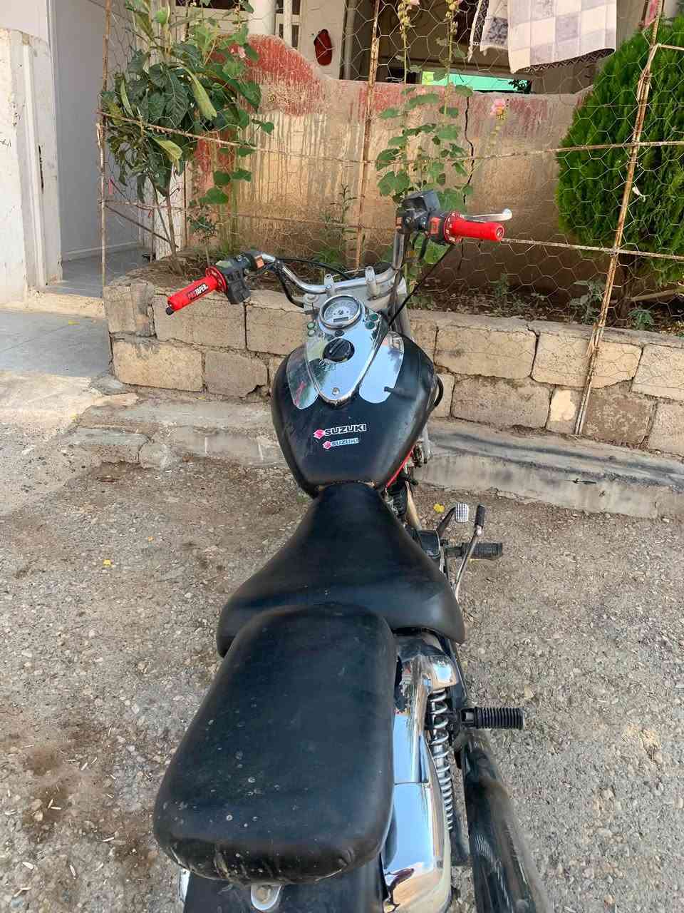 فرۆشتن
هارلی مەکینە 200
نوقسانی تیا نیە بە نیو هندل ئیشەکات
ڕۆن نادا 
دوکەڵ ناکات سەوتی تیا نیە
ئیستۆپی پێشو دوا مەزبوت
لێخوڕینی زۆر خۆشە
ویلو شتی خوار نیە 
سعری 290 کەمێک معامەلە
شوێن تاسڵوجە  ئەدمین 🌹


**إذا كنت صاحب هذا الإعلان وتريد حذفه لأي سبب، رجاءا أرسل رسالة إلى الدعم الفني**