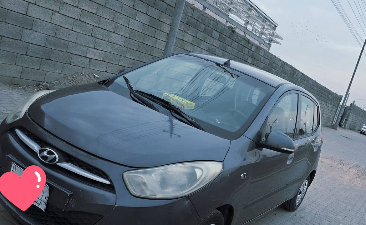 السلام عليكم هونداي للبيع خليجي موديل 2015 استيراد الشركة العامة محرك اربعة سلندر سيارة جاهزة من حدادة جديدة وتخم تاير ومحرك وكير جدد كهربائيات كلهة شغالةً سيارة مكفولة من الظربة والتبديل والصبغ سيارة هونداي خليجي السعر 77 وبيهة مجال العنوان بصرة  ***********

