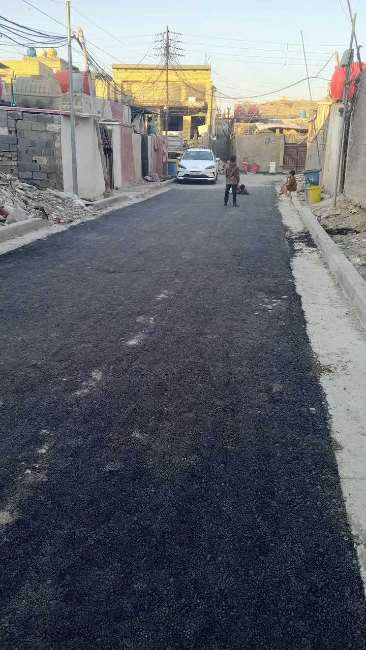 بيت مساحه 130 صب مسلح طابق واحد جاهز للسكن فارغ حاليا سعره فقط بيع سريع ب 50 منطقه كامله الخدمات مجاري ومي وتبليط عنوانه حي الكوفه افرع افران الحجيه كله كبل للطلب الاتصال ***********
