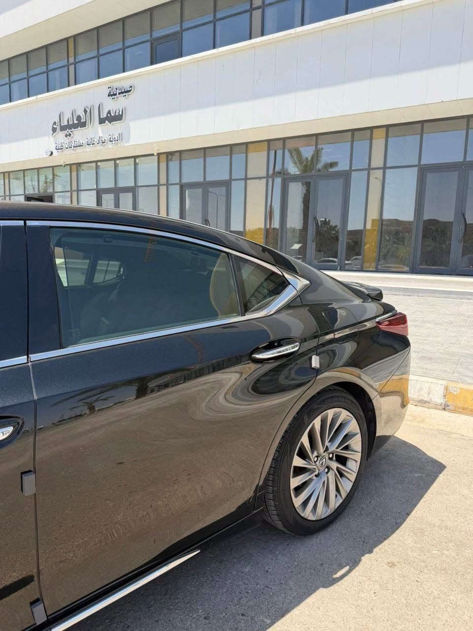 لكزز ES350
2023
بلاتينيوم السيارة فول مواصفات 
شركة ساز

ماشية 98 الف كيلو
رقم بغداد تحويل مباشر

صبغ فقط دعامية سونار واضح بالمنشور 
محرك 6  3.5

رادارات 
تبريد تدفئة كشنات
بانوراما

سعر 30,000 دولار وبيها مجال للشراي
اتصل وسهلة

📍مكاني بغداد المنصور
واتساب
***********
