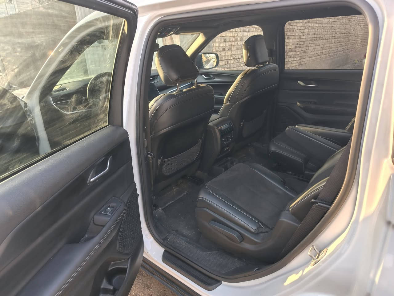 جيب كراند شيروكي فئه التيتيود موديل 2023 رقم موقت تترقم جميع المحافظات بدون حادث سرقه قطع الخارجية وراجعات وكاله من الشركة بأمريكا المواصفات 
4×4
محرك 3600/6
ماشيه ٢٠الف 
رادار امامي 
كامره خلفيه 
حساسات خلفيه 
شاشه 10.1
شفتات استيرن
تحكمات استيرن 
تبريد ٣قطع 
شاحن واير ليس ٣ قطع 
تدفئه موقد 
تدفئه الكشنات الامامي 
فتحه سقف 
الكشنات جلد 
٧ راكب سياره 
بصمه ابواب 
الصندوق الخلفي كهرباء 
ويل ٢٠ انج 
تنبيه الخروج ع مسار 
مثبت سرعه 
خرائط
الكراسي منفصله ملكي 
تشغيل عن بعد
لايت زنون ل يدي 
بعد بيها مواصفات
السعر 265 بيه مجال 
المكان النجف الاشرف 
رقم المبايل ***********
