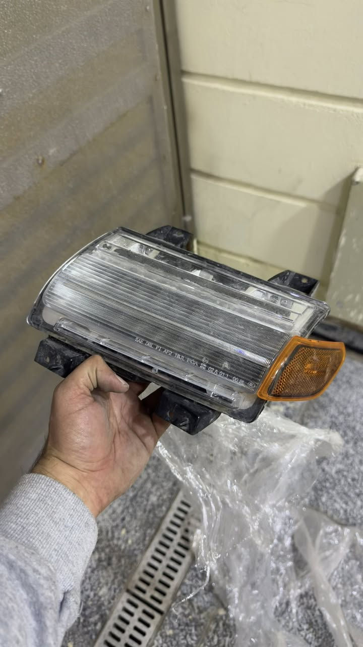 ويل مال روبيكون 2024
تايرات بي اف كودرج قياس 285/70/17
سيباية مال رانجلير وترهم ع اغلبية السيارات ماركة AOR
سعرها من دبي من رامي ب ١٠ ورقات 
مستخدمه شي قليل 
لايت اشارة لد جهة اليسار صفحة السايق
سكوبات بنيد روبيكون 
***********
***********
