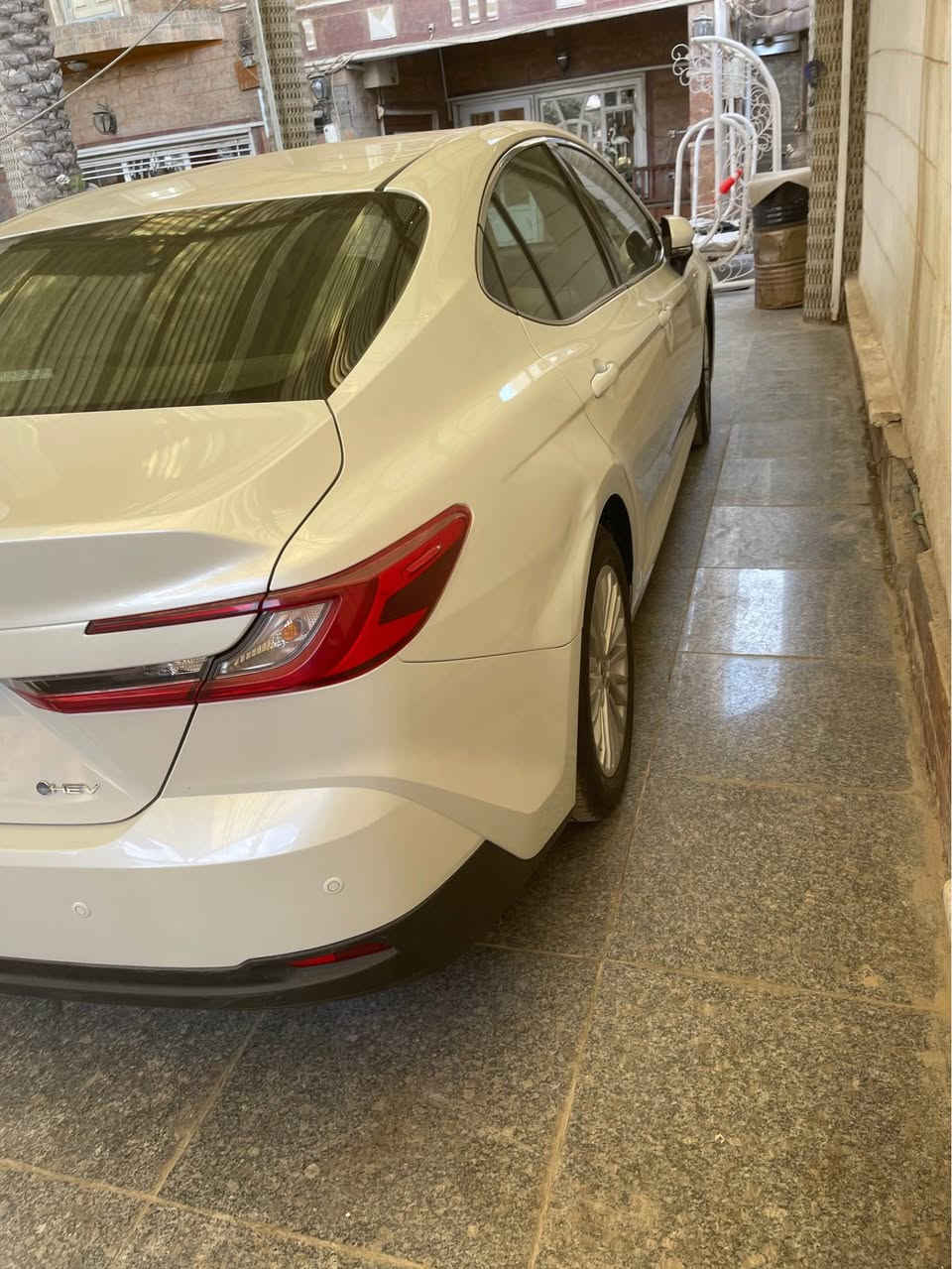 للبيع كامري هايبرد موديل ٢٠٢٥ وكالة عبد اللطيف 
مكفولة كفالة عامة ما عدا طعجة واضحة بالصورة
عداد ٦ فقط 
لون أبيض 
بصمة تشغيل 
بصمة ابواب 
فتحة 
ويل كب 
كراسي كهرباء 
بردة خلفية 
تبريد خلفي 
لايت زنون 
حساسات امامي وخلفي 
كاميرا 
بلاجكتور
شاشة بلي 
وغيرها الكثير من المواصفات 
للاستفسار الاتصال على ***********
مكان السيارة الديوانية/ الجزائر 
السعر ٢٧٥ ديوانية, القادسية
