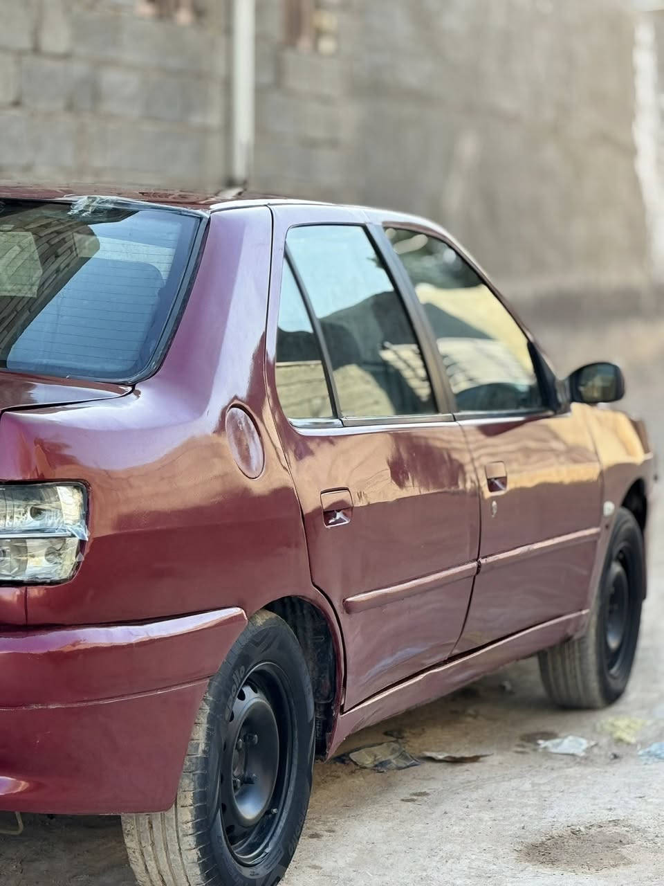 السلام عليكم سياره بيجو فرنسي موديل 2002 سياره كير مكينه كفاله السياره مكفوله من الضربه مصبوغه حزام جماليه تخم تاير جديد لايتات جدد مابيه تنقيص بيه نواقص شي قليل تجي تكلبه وبيك خير وتدلل السعر 31 وبيه مجال للطيبين وشرايه التواصل اتصل علا ***********///***********
