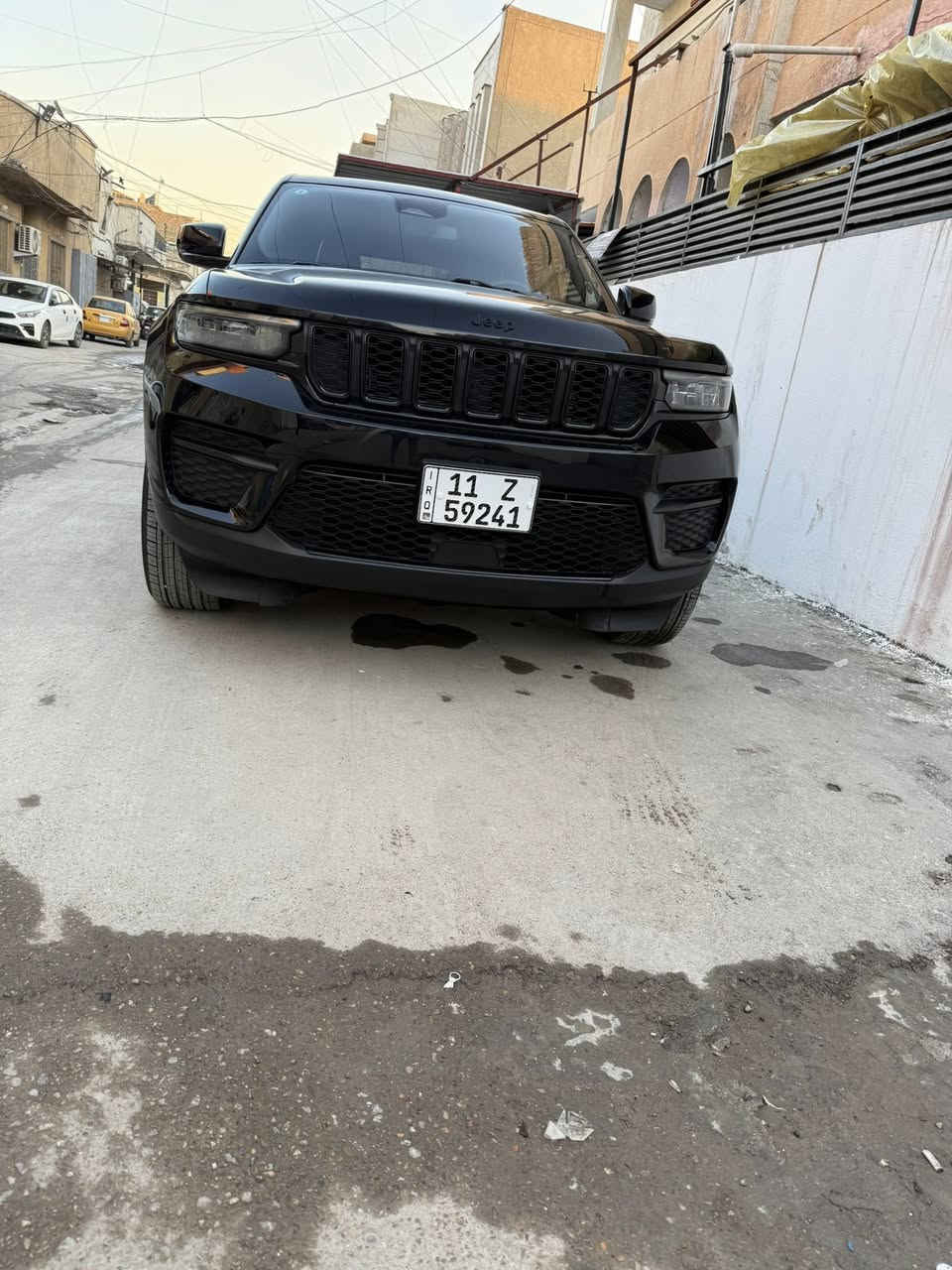 السلام وعليكم
جيب كراند شيروكي بلاب توب 
موديل 2024 
*رادات امامي خلفي 
كشنات تدفئة
ستيرن تدفئة 
مانع انزلاق
حساسات 
صندوك كهرباء 
اشاير مري 
شحن واير ليس
تبريد قطعتين 
تشغيل عن بعد 
تحكم ستيرن 
شفتات سرعه 
صور الحادث مرفقة بل منشور
السيارة بدون ايرباك 
بسمي تحويل ثاني 
مكان السيارة كمب سارة 
*********** 
السعر 380 وبيها مجال بسيط
