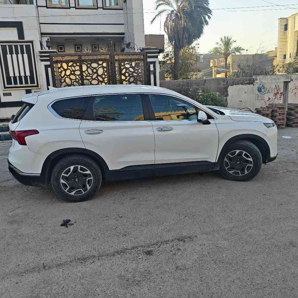 سنتافيا هايبرد ٢٠٢٣ بغداد 
حادث بجم بيهة تصليح بللغد اليمنه وشوية بالشواصي 
بيهة صبغ بلتكمه اليمنه والصندوك شبر والجاملغ الخلفي اليمنه شبر الباقي بلاد
السيارة وارد كوري ماشية ١٤٢ الف كيلو 
مواصفات فول ما عدا البانوراما
بصمه شاشة
تحكم ستيرن
كير بيانو
كشنات تدفئة تبريد
سبعة راكب
صندوك كهربائي
محرك ١٦٠٠ تيربو
لايت زنون تحكم كهربائي
بكلايات لد
تبريد تلث قطع
مري شفط
تلث وضعيات قيادة 
السعر ١٨٥ 
مكان السيارة بغداد
للاستفسار *********** بغداد, العراق
