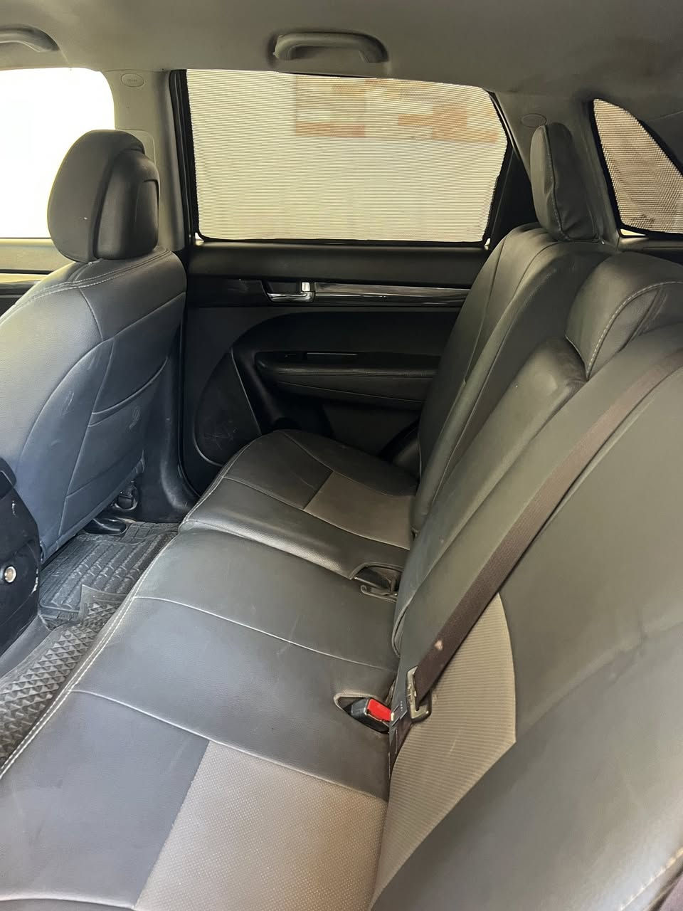 سلام عليكم
سورنتو مديل 2013  امريكي 
رقم بغداد بأسمي 
  سياره جاهزه على اخر شي 
حدادية كير مكينه.  
تخم تاير جديد 
٣ قطع تبريد 
تحكمات ستيرن 
ادامه كامله. للسياره 
مايحتاج تصرف عليها 
الضرر⚠️ 
١ بنيد صبغ 
٢ بيها بارد 
السعر خاص وتدلل 
***********
