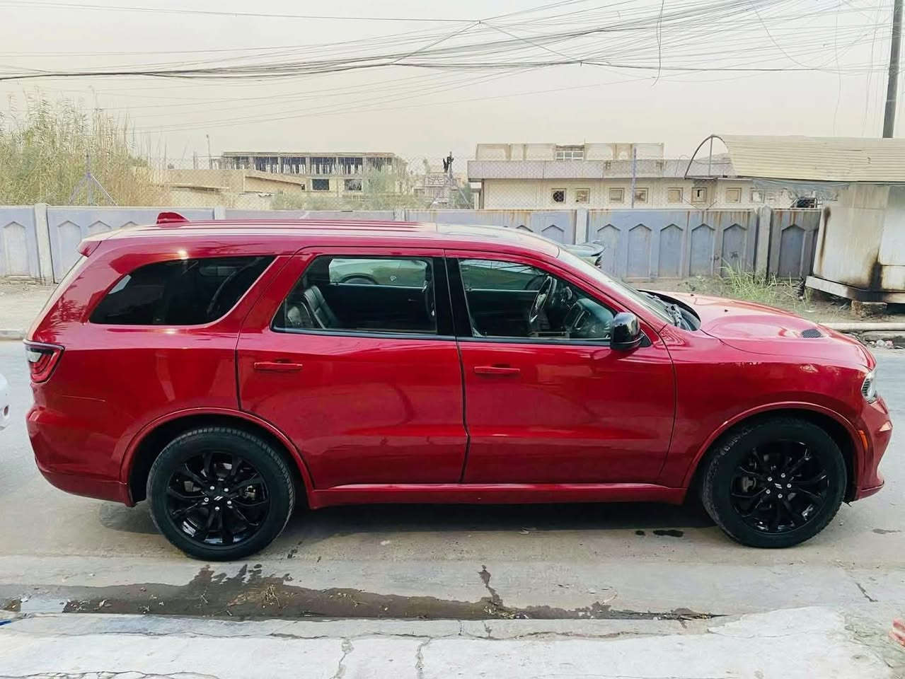 السلام عليكم

للبيع دورنكو 2020 GT PLUS 
وارد امريكي لون احمر دم الغزال ' فول المواصفات
 ماشية: 125 الف 

المواصفات:
- محرك ٦ سلندر 3600.
- دبل اكسل AWD.
- ٧ راكب.
- دواخل جلد اصلي لون اسود مع تدفئة مقاعد امامي و خلفي مع تدفئة مقود.
تبريد ثلاث قطع
- فتحة سلايد في السقف، كاميرا خلفية مع حساس خلفي و رادار توقف ذاتي.
- كشنات امامي كهرباء مع ذاكرة كشن سائق.
- شاشة كامرة 
- تشغيل عن بعد.
- ويل قياس ٢٠ كروم
و باقي مواصفات GT PLUS المعروفة
حادث شبر من الجاملغ الايمن بدون دواخل وتبديل بنيد srt
السيارة عليهة بساتم ١٤ شغل فول وبانزين عادي فقط
رقم بغداد دولي بأسمي 
هزة جديدة
السعر : 240$
مكان السيارة بغداد حي اور 

حادث امريكا مع سونار داخل العراق موجودةالصور داخل المنشور  
للاستفسار ***********
