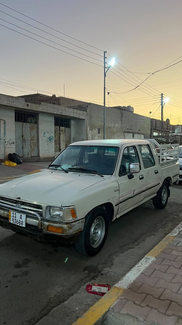السلام عليكم
بيكم تيوتا موديل 90 
رقم بغداد اوربي بسمي سنويه لل30 
مكينه كير كهربائيات صدر امامي خلفي كله جديد تخم تاير وويل جديد  دوشمه ارضيه ولبطاين ولكشنات جديد لسياره تبريد بس ميشتغل مكينه 3 واي 
العنوان الانبار الرمادي 5كيلو 
السعر 48 وبيه مجال لسياره جاهزه وشغل وامشي وين ميعجبك 
للستفسار ***********
***********
