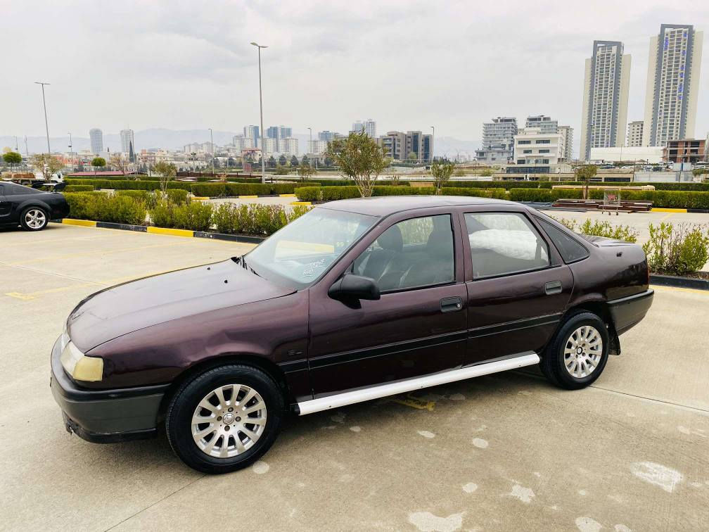 ئۆپل مۆدیل 1995
گیرو مەکینی بەشەرت 
مەکینە 16قایش پانە ئەورپی 
ئارمی پلاستیکی سلیمانی 
چوار تای لۆکی لەسەر 
هەموو گیانی بەشەرت بەشەرتی فیتەر 
سعری 27گەلا معامەلیکی کەم 
*********** السليمانية, العراق
