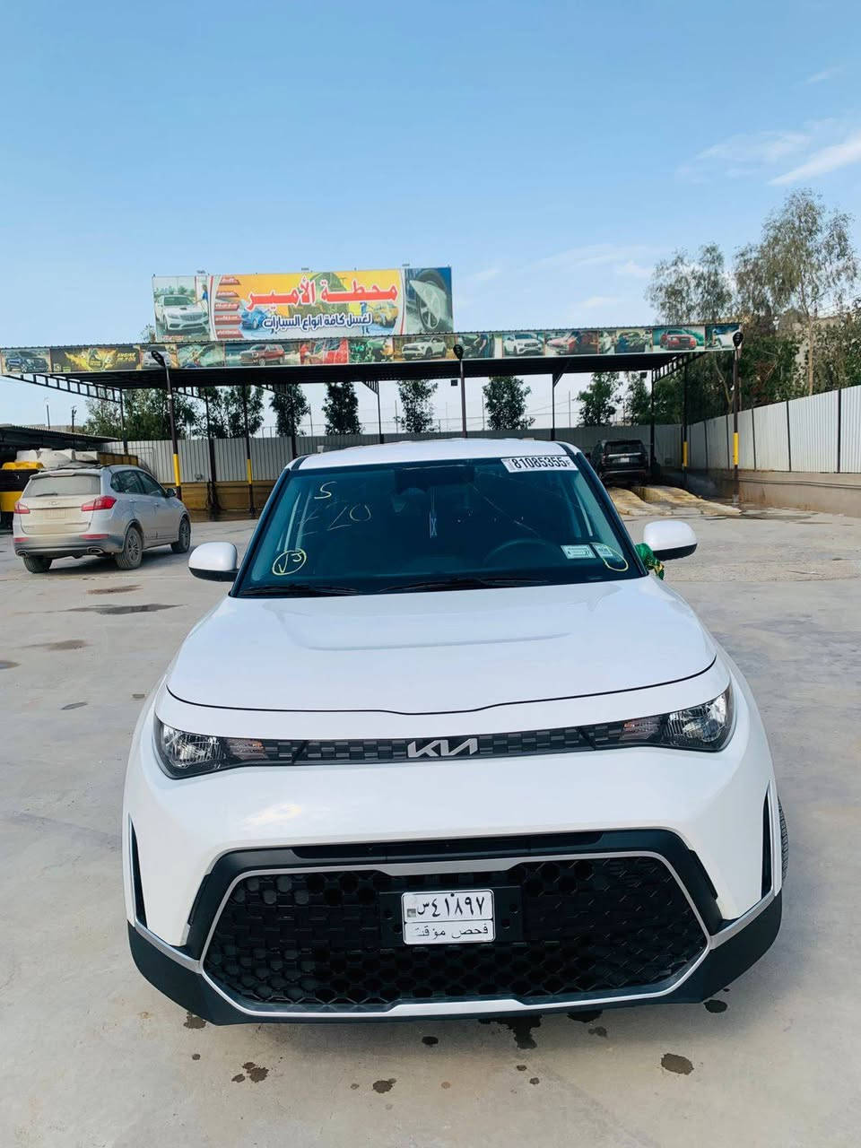 السلام عليكم ورحمه الله وبركاته
للبيع  فقط كيا صول موديل 2025
لون ابيض صدفي
وارد امريكي
المحرك  2000 دوش 
تحكم استيرن/ شاشة كبيرة 
سستم سماعات / واير لس 
توقف ذاتي /رادارات جانبية 
كاميرا خلفية 
وبقية المواصفات المعروفة 
حادث السيارة سطحي 
بدون ايرباك و كافه الايرباكات سليمه
فقط تبديل جاملغ والباب معمر نفسه السياره ليبل واحد 
للاستفسار الاتصال على الارقام التالية 
***********
***********
