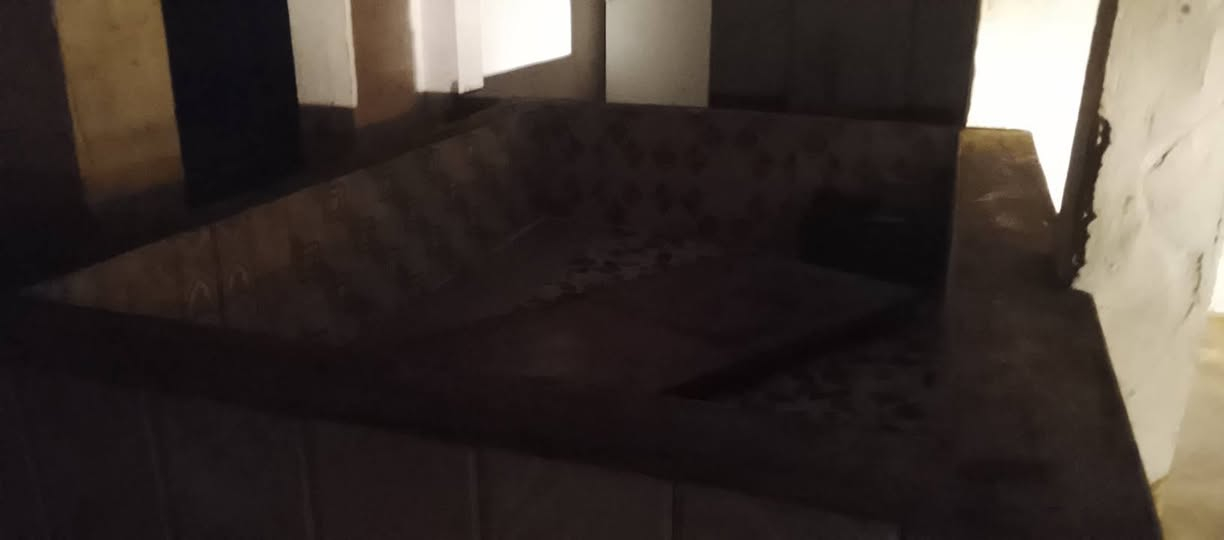 السلام عليكم ورحمه الله وبركاته اخواني الكرام مجمع للأيجار المكان الخالديه حي الشهداء قرب جامع ذ النورين 
بي مكان للدجاج وبي حوض سمك 
گان سابقآ محل دجاج وسمك ومخضر 
وقبلها كان مجمع غذائيه 
يعني مختصر الحچي گلشي يرهم محل بي مخزن چبير وبي الباب الأحمر محل دجاج وبي باب علا المحل الچبير يعني ثلاث قواطع سوه. للأيجارر. للأستفسار ***********
