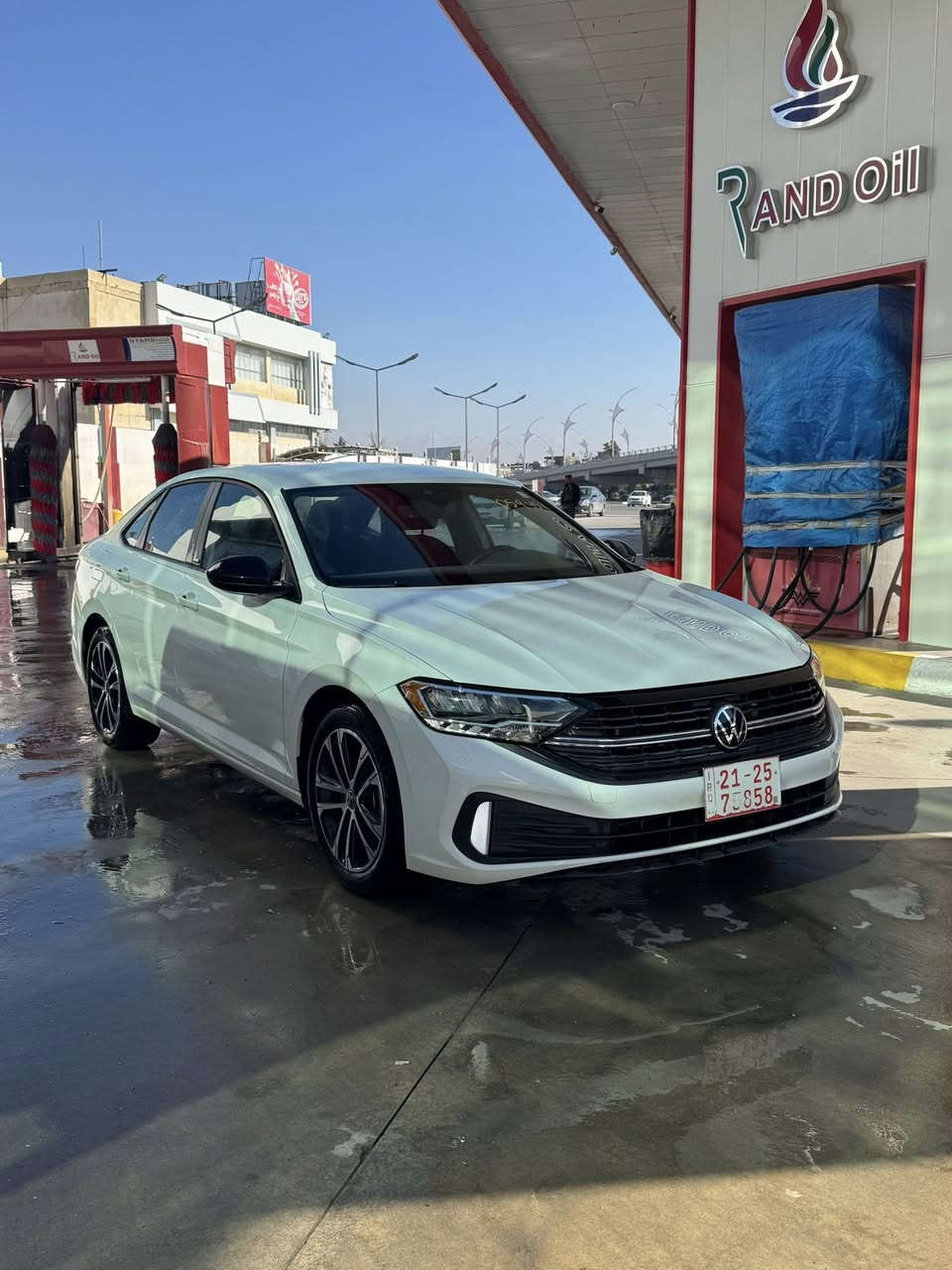 Jetta 2024 Sport
دخول جديد /للبيع فقط 
السيارة كاتي (تترقم شمال) حادثها دعاميه خلفية وصبغ ربع من الصندوق بدون تبديل او ضرر اخر بدون ايرباك  السيارة شبه كلين  رقم الشاصي بالصور 
السيارة ماشية 18 باامريكا بمعنى زيرو 
موقعها كركوك وسعرها 169$
*********** واتس اب
