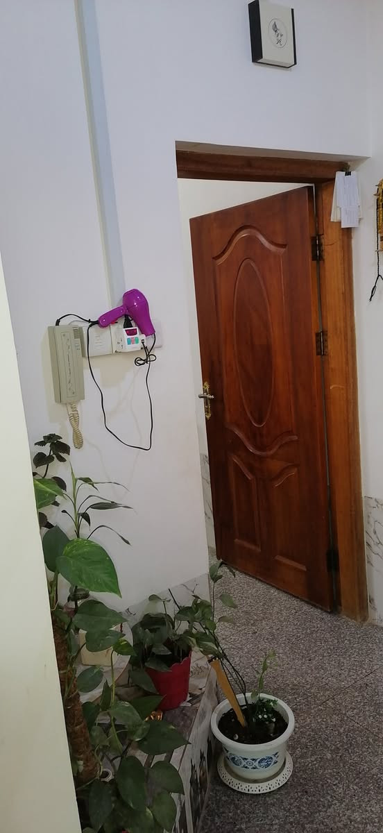 للبيع ...
دار  مع محل غذائية مساحة 312 متر ونص
طابقين 
شارع تبليط خدمات كاملة
العنوان // بروانة - تل ترنتة ( حي العلياء) مقابل المتنزه مباشرة
استقبال -7*4
هول  4*4 
غرفتين نوم 4*4.5 + 4*3.5
صحيات داخلية وخارجية
مطبخ 
موزع داخلي
كليدور
الطابق الثاني 
ـــــــــــــــــــــــــــــــ 
مطبخ 3.5*3.5
غرف نوم عدد 3 اثنان مسطرات جص
غرفة كاملة 4.5*4.4
سطح عدد اثنين
صحيات 
للأستفسار : مراجعة المكتب او الاتصال على الارقام التالية ...
***********
***********
بأدارة  :  ابو مريــــــــــــــم 
🌹🌹🌹🌹🌹🌹🌹🌹🌹
