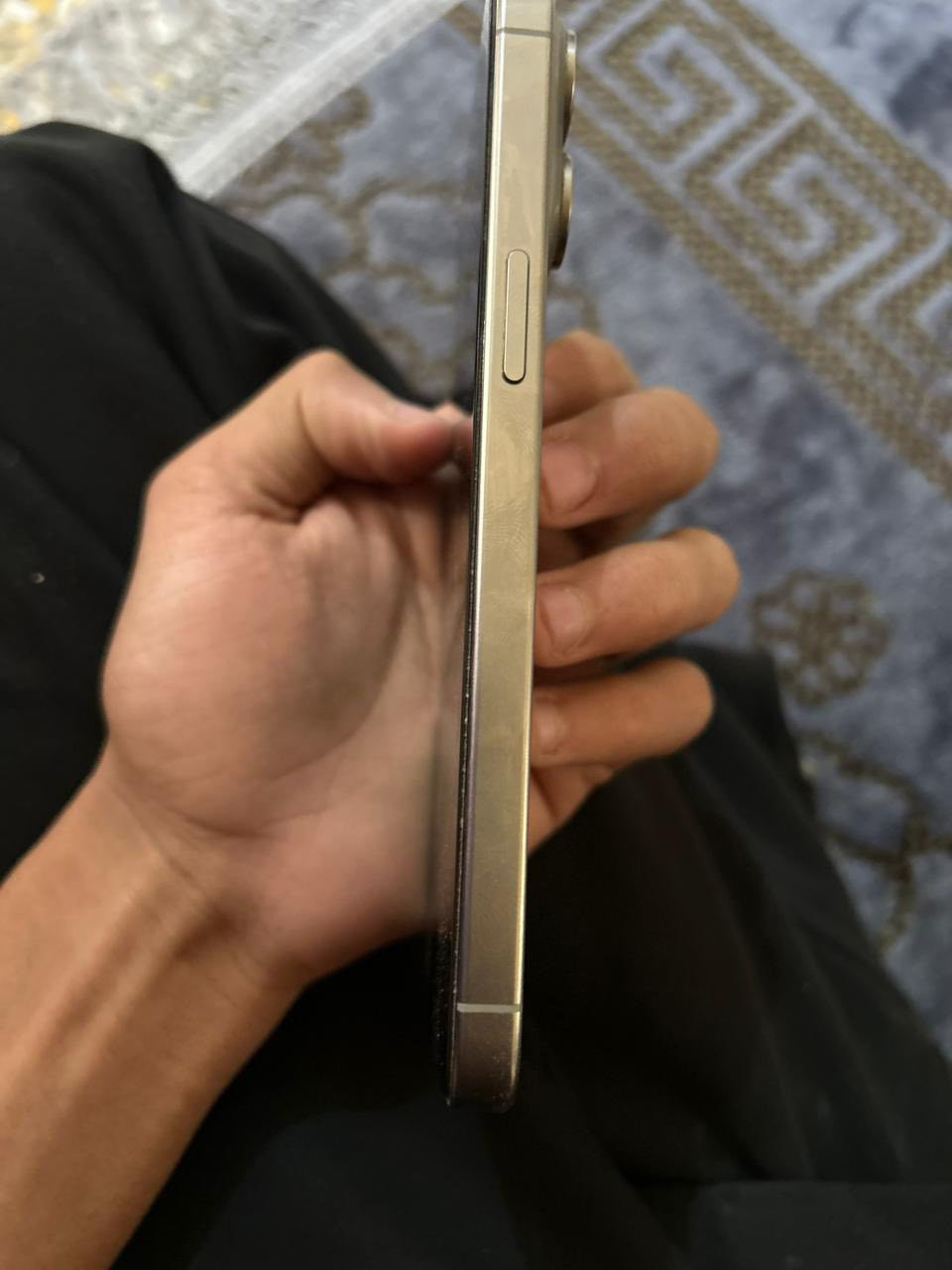 السلام عليكم ايفون15بروماكس شرق اوسط كامل ملحقات كارتونه وكيبل بطاريه87 دورات512  تلفون مكفول من زلغغ سعر خاص*********** واتساب او خاص
