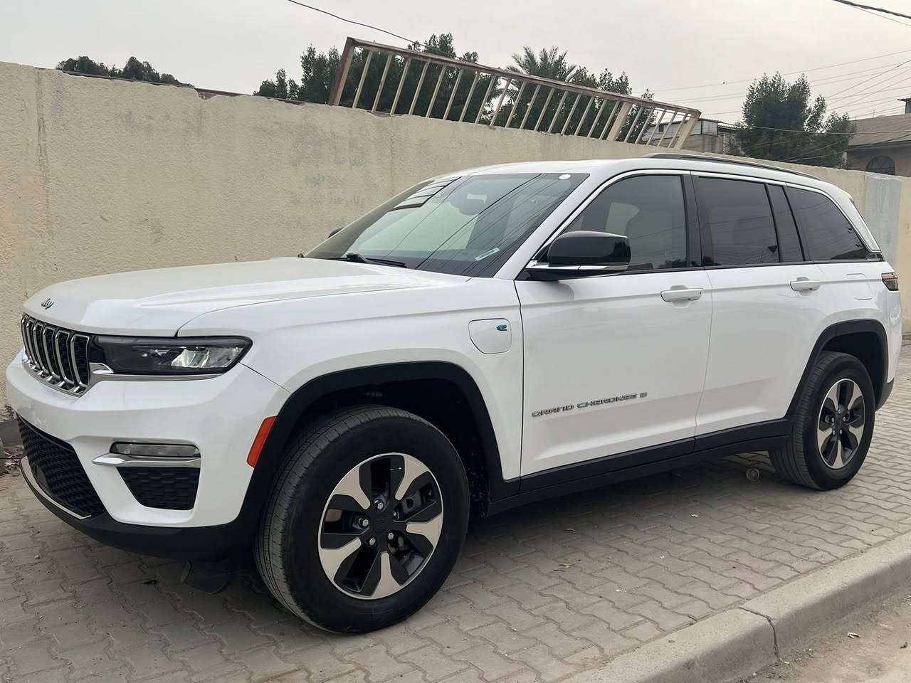 جيب شيروكي لمتد
2024  هايبرد (بلك ان)
بانزين + هايبرد + شحن منزلي

صبغ جاملغ رحافة البنيد
بدون ايرباك
صور الضرر مرفقه مع الصور
   
🚨 فول 1/1
 1شاشتين 
بانوراما طكتين
2. بصمة
سستم صوت Alpine
3. تشغيل عن بعد  
5. كشنات جلد
6. كشن السايق ميموري
7. كشنات كهرباء
8. صندوق كهرباء
9. حساسات خلفية مامي 
10.  3 قطع تبريد
11. اشاير بالمري
12. رادار أمامي
13. رادارات 360
14. ثلاث وضعيات قيادة
15.  نظام اختيار الباتري او بانزين
16. كير ماوس
17. نظام منحدرات
18. هيتـرات بالكشنات
19. ويل كب كروم
20. لايتات لد
21. بكلايت لد
22. كشافات
23. بصمة أبواب
فول مواصفات 1/1   

المكان -بغداد -العامريه

السعر 315$

للاستفسار
***********
***********
