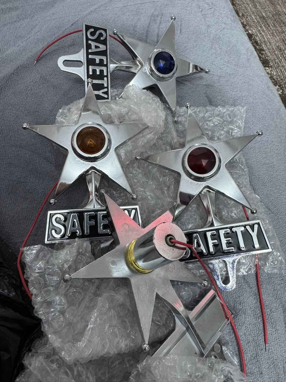 السلام عليكم 

موجود نجمات اصليه سعر الوحده ب ١٥ الف مكاني قلعه سكر 

***********
