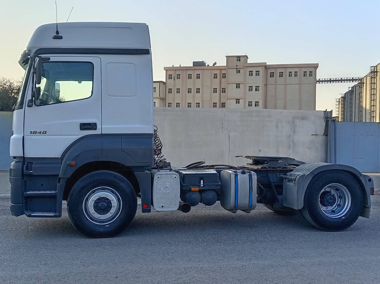 للبيع أكسور موديل 2005 حجم 18.40 سلاجة سنةوية رقم جديد 2030 مكان سيارة أربيل
ر. م:*********** - ***********
