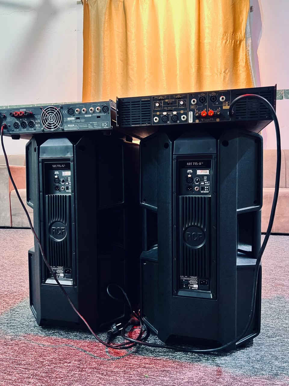 #سلام عليكم ورحمه الله وبركاته 
يوجد سماعات ارسيئف كهربائي715 وجهاز  داينيكورد كوبي وباورات ولاقطات جاسكو والشور والسنهايزر ملاحضه السماعات كهربائي استخدامهن بس 10 ايام للاستفسار عل هذا الرقم ( ***********)(***********) 👉🏾👇🏾👇🏾🖤
