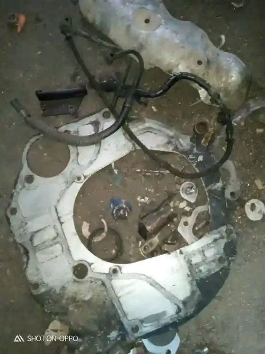 pièces moteur pour kia Sorrento encien très bon état garantie 
piston 
bielle 
Arbre à cames 
cartier 
fous cartier 
pompe assistée
cache calbuteur 
Van EGR 
pompe à eau 
collecteur d'admission 
collecteur d'échappement 
poulie damper
les pignons


**إذا كنت صاحب هذا الإعلان وتريد حذفه لأي سبب، رجاءا أرسل رسالة إلى الدعم الفني**