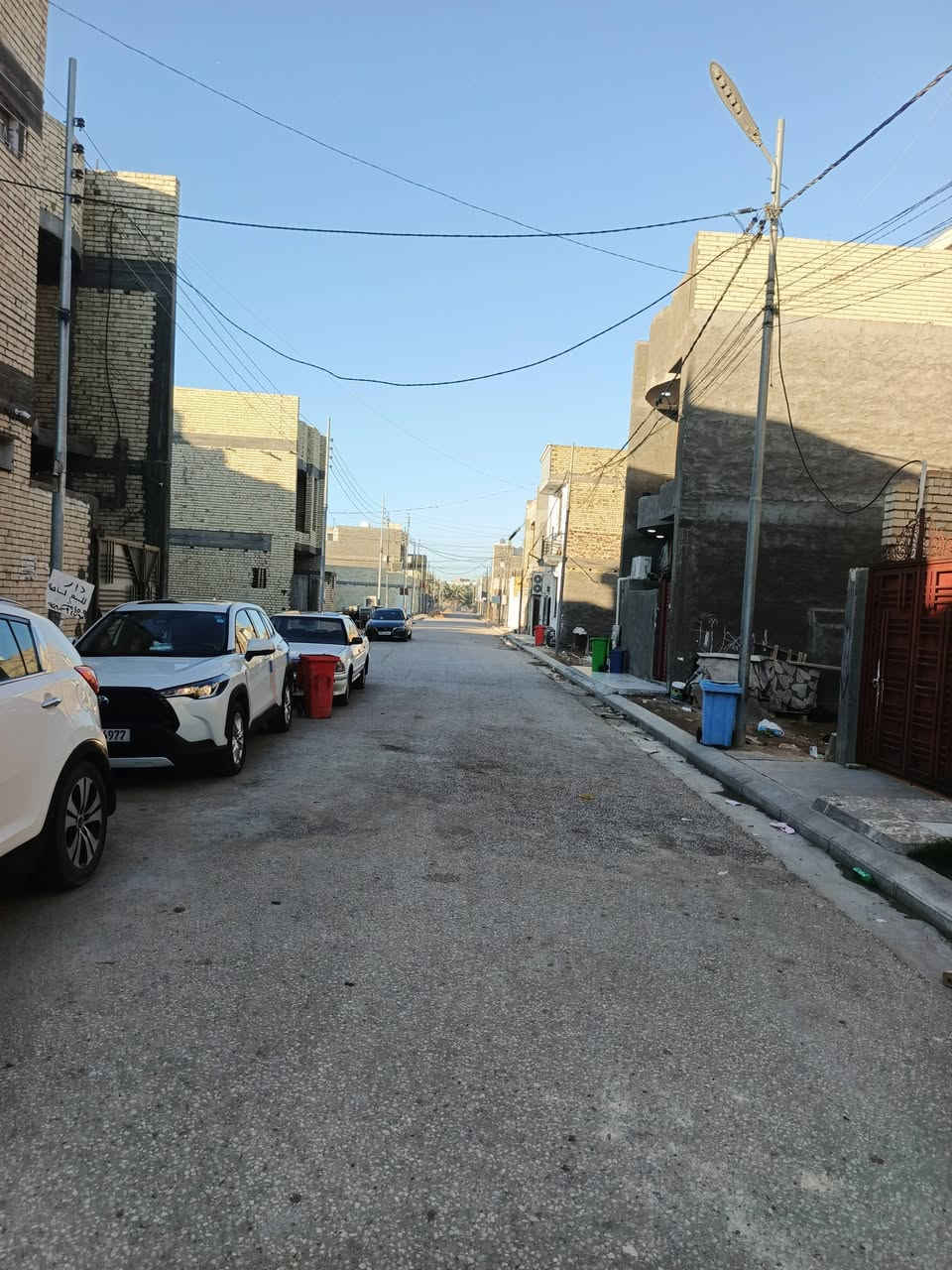 . بيت مساحته  150متر طابقين يحتوي على غرفه وصاله ومطبخ وستقبال جوه طابق الثاني  غرفتين وصاله  يبعد عن شارع بغداد ٢٠٠متر مجمع سيده رقيه ع شارع بغداد عامود 147مكان حلو ومرتب  شوارع الفرعيه 10 متر سعره 215


**إذا كنت صاحب هذا الإعلان وتريد حذفه لأي سبب، رجاءا أرسل رسالة إلى الدعم الفني**