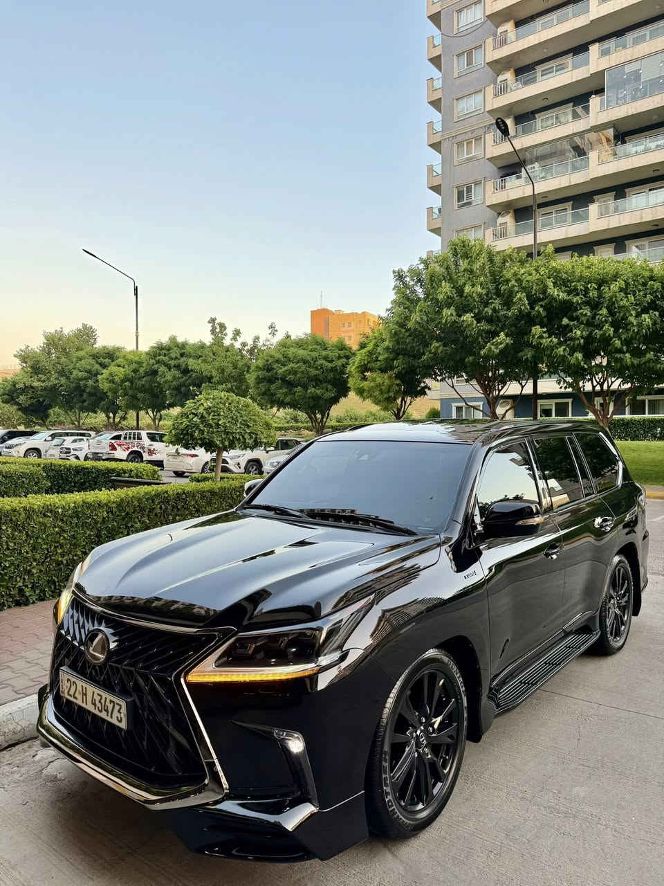 Lexus.570LX.2019. كؤرؤ🔚 KoRo🦅.✅
لكــزز هيبـة الشـوارع كؤرؤ🧿

ملاحظات:-
صبـغ ❌
بدون شخط
بدون رصعات
بدون صبغ
بدون رمل 
حتى دعاميات ولحية بدون صبغ
لله الحمد سيارة زيروووو

سيارة كلش حلوة نظيفة مرتبة لوك لوك 
___ماشية 73 الف❇️
ماشية بشرط فحص كومبيتر 
سيارة باقية عل نظافتها لوك لوك 
كل جسمها بشرط سيارة باقية نظافة زيرو
.....

سعر 695$
موديل2019
حجمً المحرك.5.7🦅
ماشية.73 الف.
سبير منازل♻️
••••••••
محرك كير بشرط لحد شهر
هزة براد سنوية  جديد
رقم دولي جديد 
والسيارة باسمي تحويل مباشر❇️

.-.-.-.-.-.-.-

مواصفات كؤرؤ LX570💫

سلايد
داخل احمر 
ثلاجة
صندوك جك 
كشـن تبريد تدفئة 
ستيرن كهربائي 
شغال 
رادار امامي 
كامرة 
حساس 
خمس كامرات
راس DVD
دبل اكسل 
كامل زينون 
ستة سيدي
يدات بصمة
مرايات كهربائي 
ستيرن وكشت خزن
رادار شارع
دبل هواء 
بخ ماء
كشن جلد 
تحديد سرعة
بنزين ECO
شاشه لمس
تبريد مركزي
وبعد وبعد….

سعر😱695😱$$
***********
