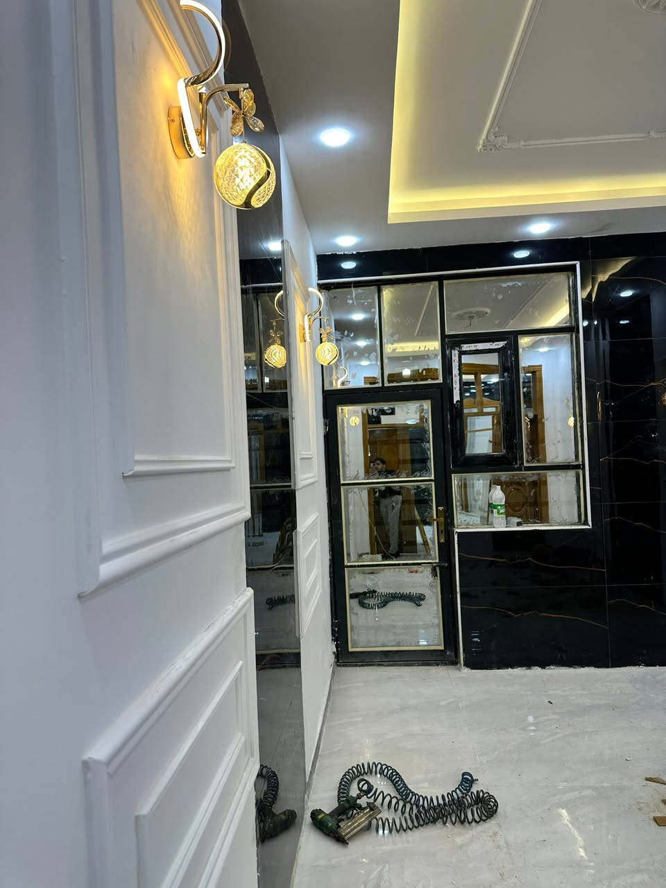 دار مساحه 100 متر طابقين صب بناء درجه اولى 3 غرف نوم شغل جناي منطقه 56482 شارع 15 وساحه قريب شارع مجمعات مقابيل قصابية الميالي دخول عمود 54 
اي استفسار اتصل او راسل الصفحه ***********
