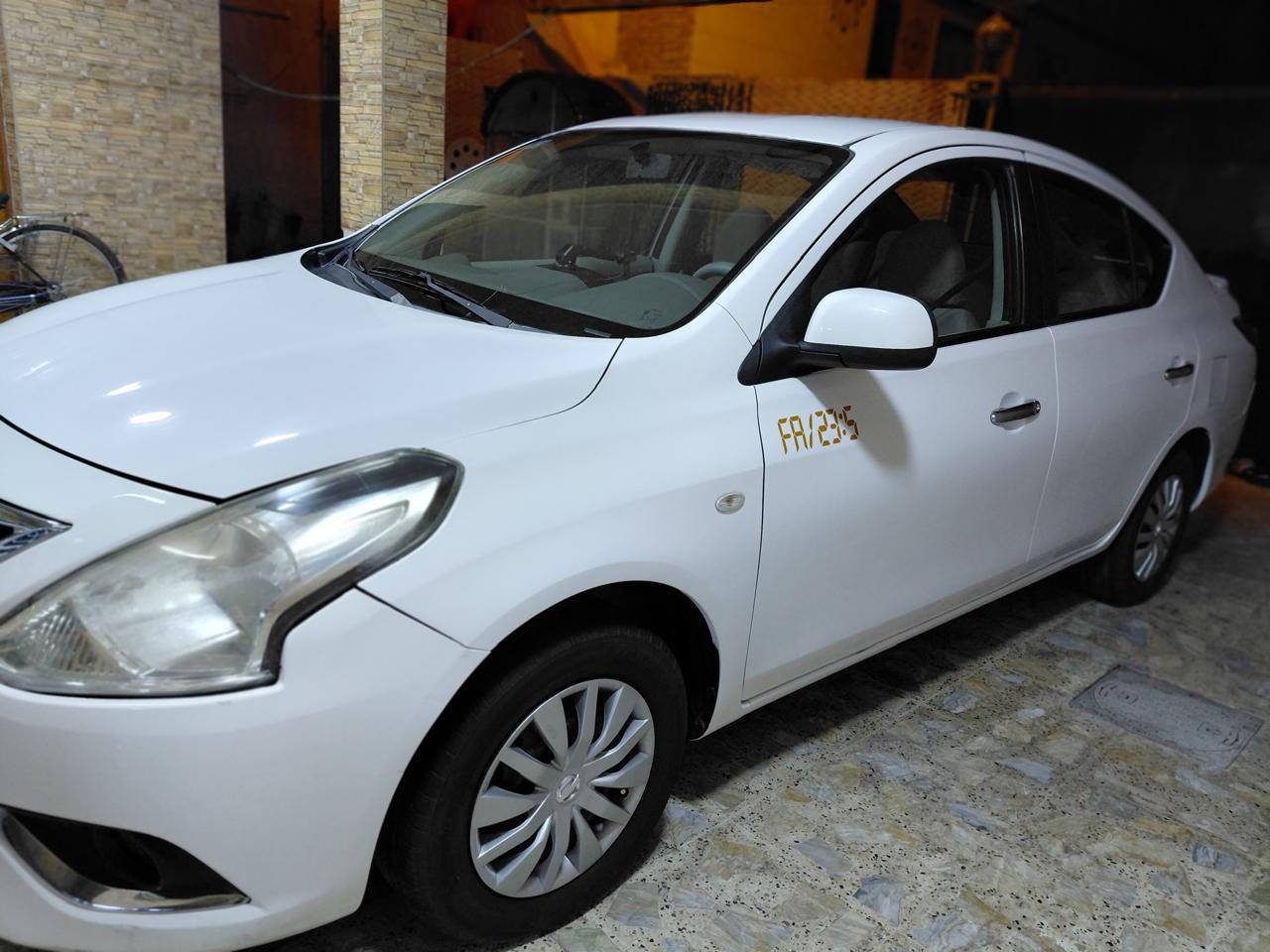 نيسان سني 2019  
بليته زركه ماشيه 90 
شاشة النوعيه الزينه اني شادهه ابد متعلك بالشمس اصليه وحساسات خلفيه وكامرة دواره وكاعيات مالتهه الاصليه
مكفوله ماعدا بارد علكد شبر بلباب البخلف السايق فقط والرصعات السونار مرفق بصور
مكينه وكير وتبريد على وضع الشركه ممفتوح بيهن برغي كفاله
بانزين ابد متصرف معروفه بصرف ال AVG مالتهه 13.5
السعر / 108 وبيهه مجال بسيط
العنوان / بغداد - الشعلة 
***********
