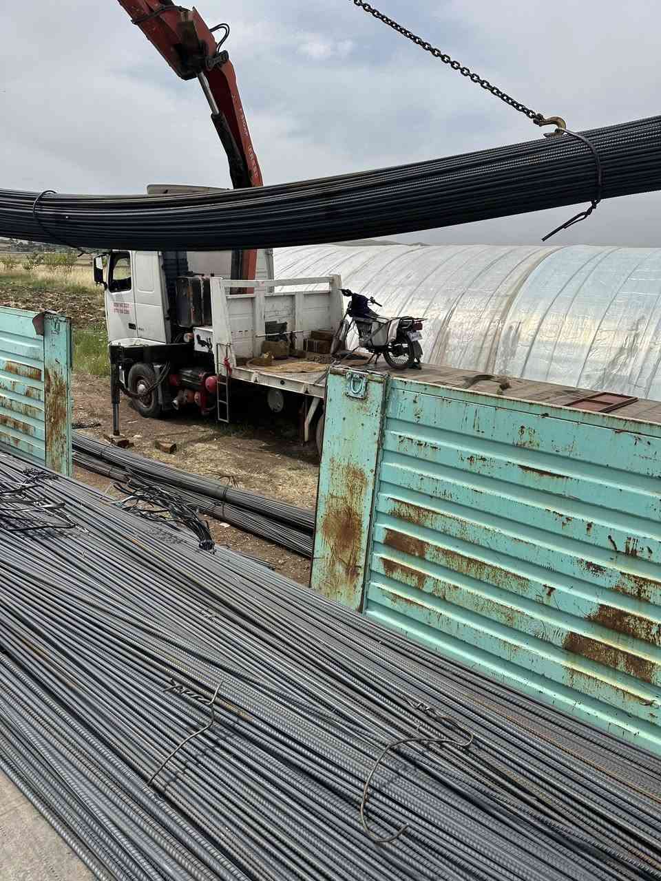 بەناوی خوای بەخشندە و میهرەبان   
🏗️ گروپی بیناساز بۆ دابینکردنی کەرەستەکانی بیناسازی 🏗️

✅ دابینکردنی سەرجەم کەرەستەکانی بیناسازی بە جوملە و موفرەد
✅ بە مەرجی پشکنینی تاقیگە و دڵنیایی لە کوالێتی

🔹 دابینکردنی شیشی:

- ئێرانی
- سلێمانی ستیل
- ئەلفا ستیل
- سۆپەر ستیل
- توانا ستیل
- ماستەر ستیل
- قەیوان
- سەبائیک
- دارین ستیل
- ڤان ستیل

🔹 دابینکردنی هەموو جۆرەکانی چیمەنتۆ بە هەرزانترین نرخ

🔹 دابینکردنی بلۆکی قاڵب ڕێک (ڕانیە و سلێمانی)

🔹 دروستکردنی قەڤیز بە خواستی کڕیار و بە کێشی قەپان

🔹 دابینکردنی شیش بە هەر قیاس و قەبارەیەکی پێویست، بە کێشی قەپان

🚚 خزمەتگوزاری گەیاندنی بەردەوام بۆ هەموو شار، قەزا و گوندەکانی هەرێمی کوردستان

🤝 ئامانجی ئێمە متمانەی کڕیارە:

✔️ کڕیار پارەی کەرەستە نادات تا داواکارییەکەی بگاتە شوێنی کارەکەی
✔️ بۆ باری کامڵ، کڕیار پارەی گواستنەوە نادات پێش گەیشتنی بار
✔️ شیشی ماوەی پرۆژە وەردەگرینەوە بە گونجاوترین نرخ

⭐ کوالێتی بەرز
⭐ نرخێکی شکانەوەی بازاڕ
⭐ مامەڵەی ڕاستگۆیانە
⭐ گەیاندنی خێرا و متمانەپێکراو

📞 بۆ داواکردن و زانیاری زیاتر پەیوەندیمان پێوە بکەن:

***********
***********
***********

***********
***********
***********
