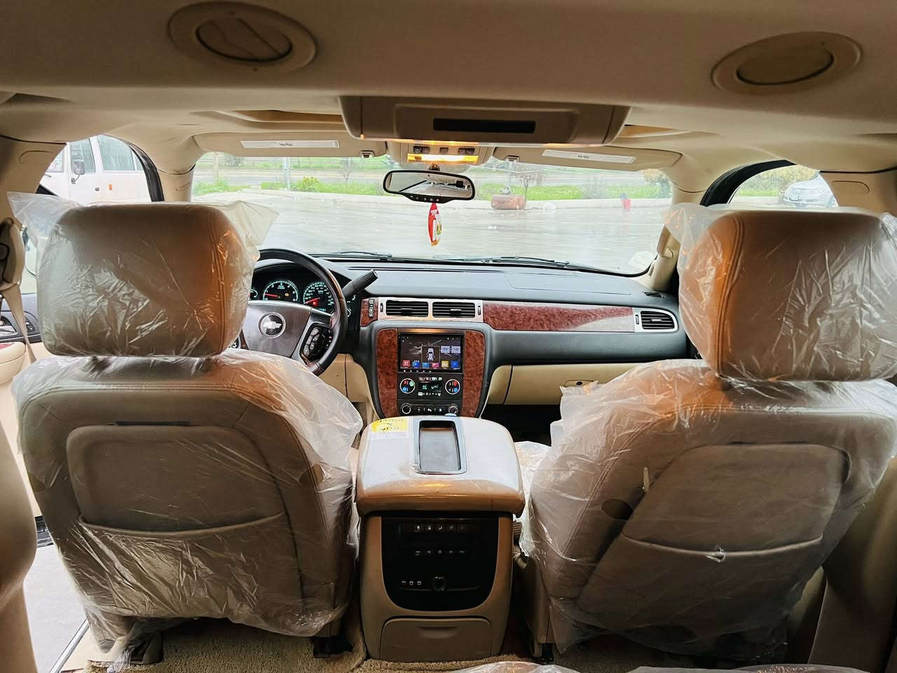 ئه د ميني دل 
سه ياره تاهؤي مؤديل2011
ليزه ري دووبه ي 
گيرو مه كينه ي به شه رت ده عام ليدراو به شه رت 
كاره بايي به شه رت ته بريد سارد گه رم قه پات مواسه فات ناو زه رد سلايت سه ياره كه فول فوله بيويست به وه سف ناكا گشت گياني له سه ر ده قي شه ريكه ماوه 
مشته ريت ته له فؤن كه 
ئالوو گؤرم نييه ته نها فرؤشتن
شوين چمچه مال 
***********
***********
نرخ .60مه جال
