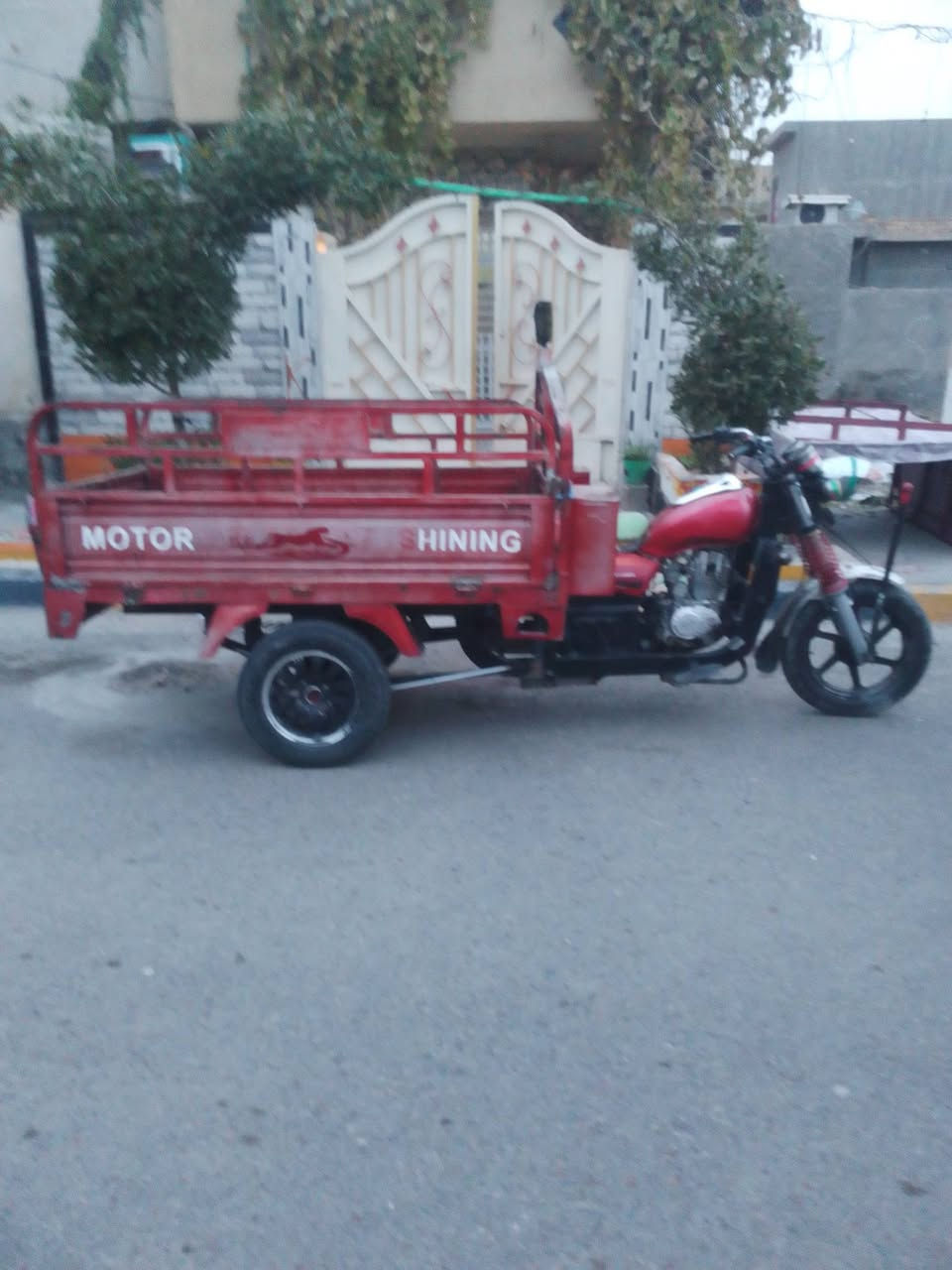 السلام عليكم ورحمة الله وبركاته ستوته لبيع مديل 21 محرك 23 مكفوله كفاله عامه بليته  بيها سعر مناسب اتصال على رقم ***********
