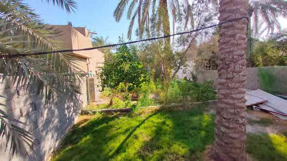 سلام عليكم ٤٠٠ متر لبيع مكان حي اور سبعة قصور ***********
