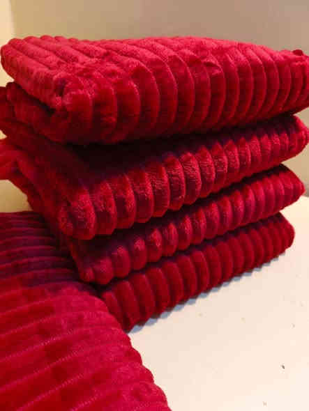 توفر يمنا ارخص سعر للاسكارف شرط الاصلي مع طبع الاسم حسب الطلب فقط ب10 الف
#ستوديو_ومصور_الخيام
الديوانية قضاء الشامية 
يتوفر توصيل لجميع مناطق العراق 
للحجز والاستفسار يرجى التواصل على الواتساب
***********
***********
