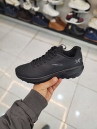 قياس 42 مامستخدم طول قدم 26ونص  موجود خدمه توصيل  07725429936