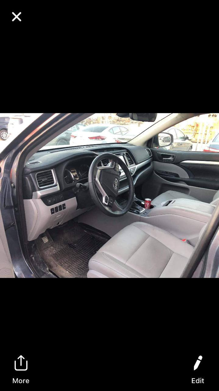 السلام عليكم تيوتا هايلندر 2018 جاهزه 7 راكب وارد أمريكي حادثه موضح بصور المنشور محرك 6 سلندر لاتنقيص ولا تبخير خير من الله .باقي التفاصيل والاستفسار الاتصال على 
***********
