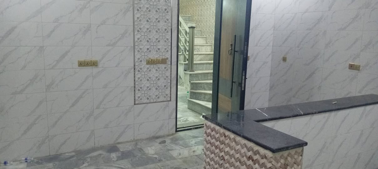 للايجار
شقه الاسكان شارع مستشفى الطفل طابق ارضي تحتوي على غرفه وصاله الايجار الشهري ٦٥٠ الف.
للاستفسار الاتصال على الرقم
***********
