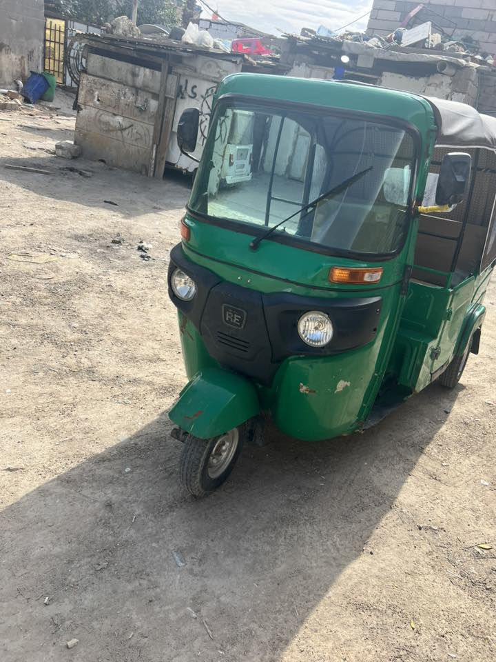 تكتك باجاج ٢٢ سحب تكتك بس ولفات مبدل بيهه خير من الله گبل لشارع سعرهه ٤وبيهه مجال بسيط ***********
