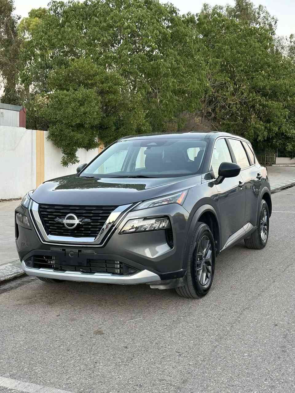 نيسان روج2023
دبل اكسل S
رقم سليمانيه اب آسمي 
سنويه حد 2030
4 تايرات لوك
اب شرط كير ومكينه
ماشيه 40 الف
بدون صبغ سياره
بيه مكانين تعديل
السياره جديده لوك
مواصفات بصمه
تشغيل عن بعد
رادارد امام خلفي
رادار جوانب
حاسه
كامره
تحديد سرعه
تبريد مركزي
لايت زينون
بريك بصمه

مكاني/كلار
السعر 142 وبيه مجال 
***********
