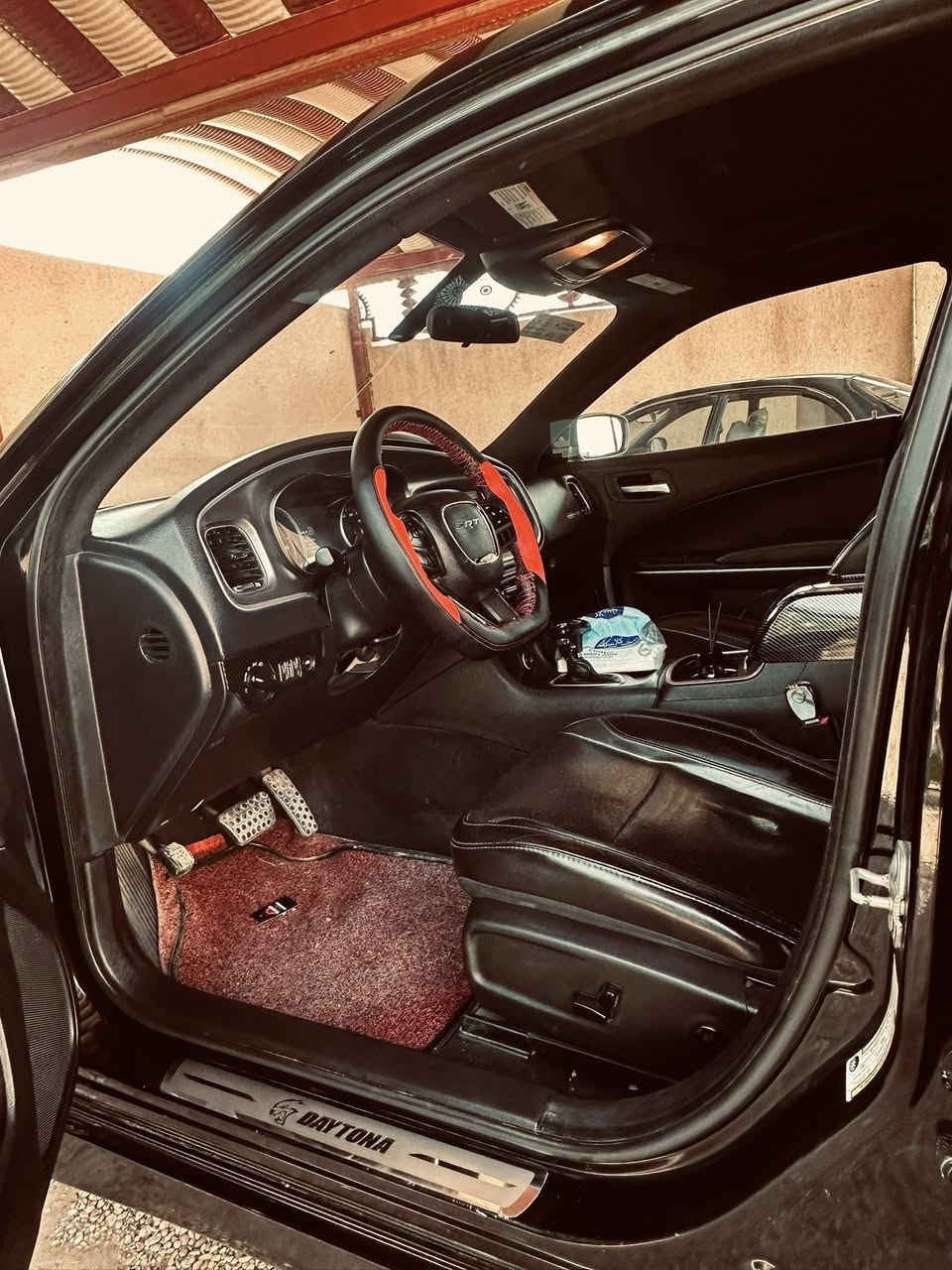 جارجر  sxt موديل 2020 ( امريكي)

 لون اسود 🖤⚜️ 

  فول  مواصفات 

(كفاله من الضربه بيها اربع قطع صبغ بدون دواخل) 

سياره جديده اي نقص ما بيهه ابد

داخلها لون اسود

(سيارة  ماشية 178الف   )

 سياره جديده بمعنى الكلمه

رقم بغداد 11

المحرك : V6.  3.6L .

المواصفات :

مقاعد رياضية جلد   

* مصابيح أمامية زنون . 

* كشافات الضباب زنون . 

* المصابيح الأمامية مع LED . 

* حساسات . 

* شاشه كبيرة مع نظام ملاحة نفكيشن GPS .

* الشاشة مع اوپشنات SRT . 

* سستم صوت الپاين .

* فتحت سقف (سلايد) . 

* مقاعد أمامية كهربائية عدد 2

* مقاعد أمامية وتدفئة . 

* تشغيل عن بعد . 

* محدد سرعة .

* تلفون بلوتوث . 

* كاميرا خلفية .

* مرايا متحسسة للاضاءة العالية .

* كير شفتر بالستيرن . 

* دخول ذكي (بصمة) .

سياره جديده بمعنى الكلمه 

السعر 200 💲 بيهه مجال  

*العنوان: الانبار فلوجه

للاتصال ع الرقم: ‭***********

بيع او مراوس حسب
