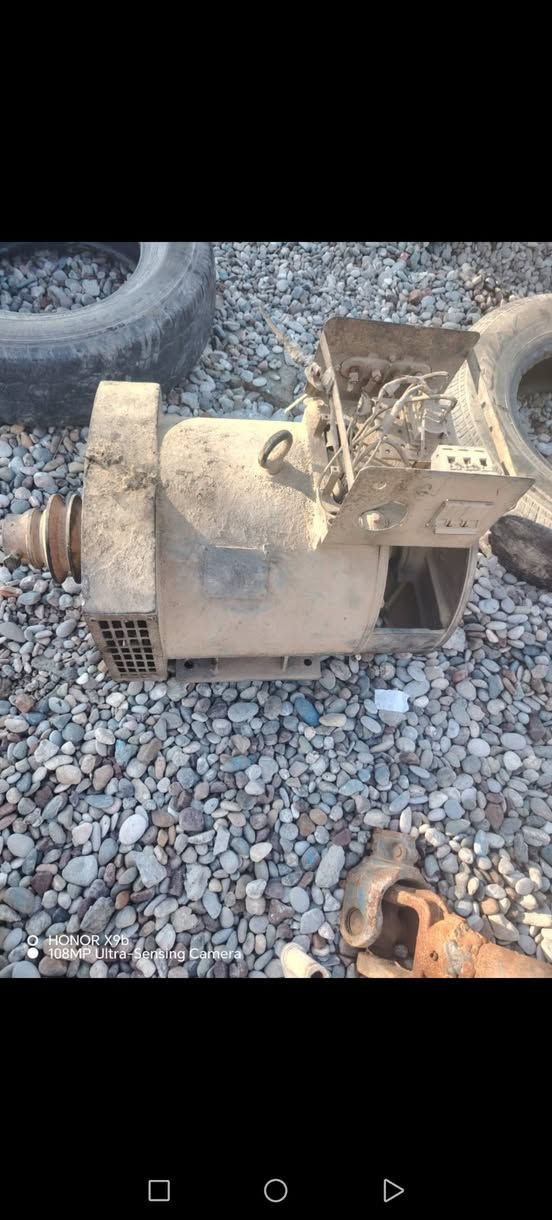 سلام عليكم ورحمة الله وبركاته للبيع ٣ لساتر مع ٣روس توليد وحده ١٢كيفي وحده ٢٠ كيفي وحده ١٠كيفي سعر كلهن مليون عنوان كركوك حويجه الاتصال على الرقم ***********
