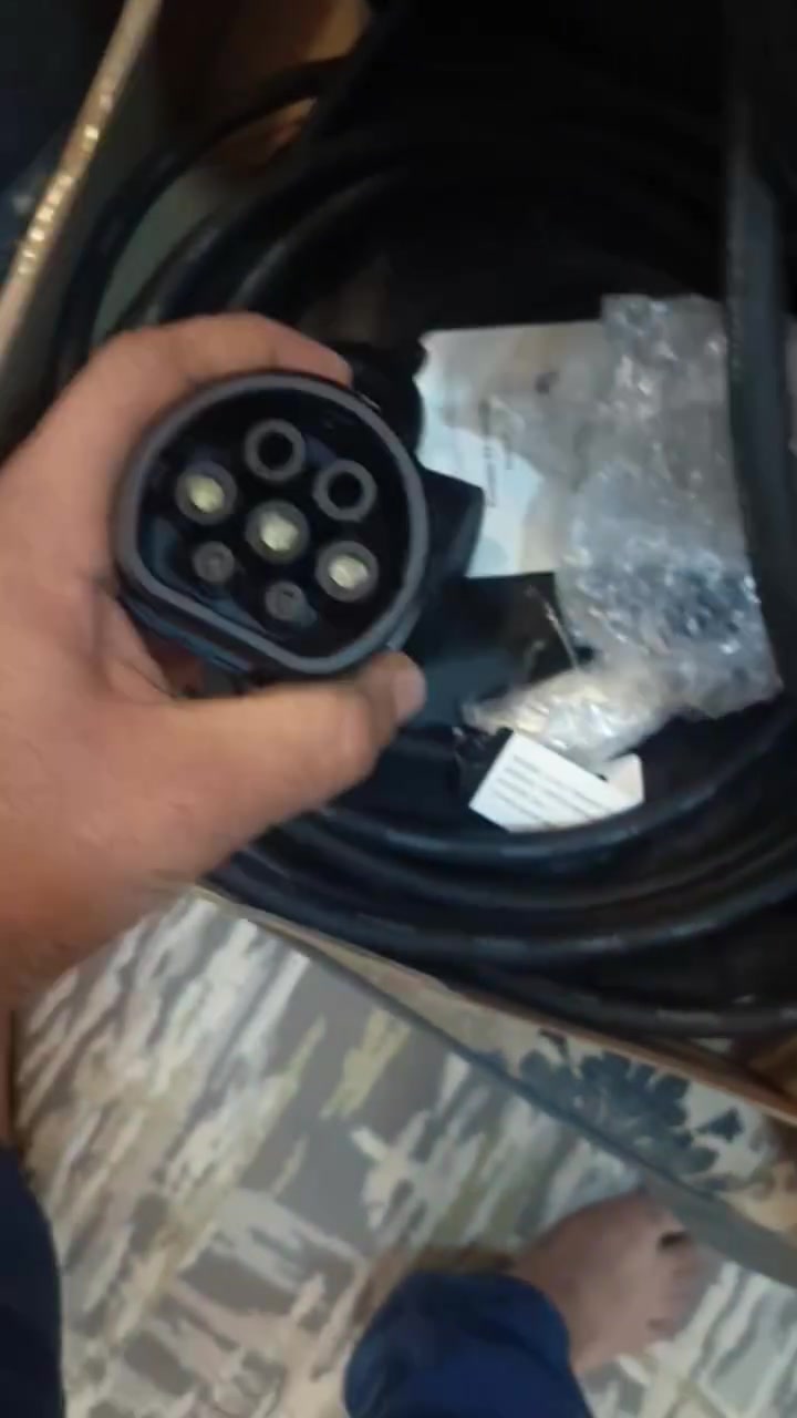 التفاصيل والسعر بالفيديو طول الشاحنة8متر


**إذا كنت صاحب هذا الإعلان وتريد حذفه لأي سبب، رجاءا أرسل رسالة إلى الدعم الفني**