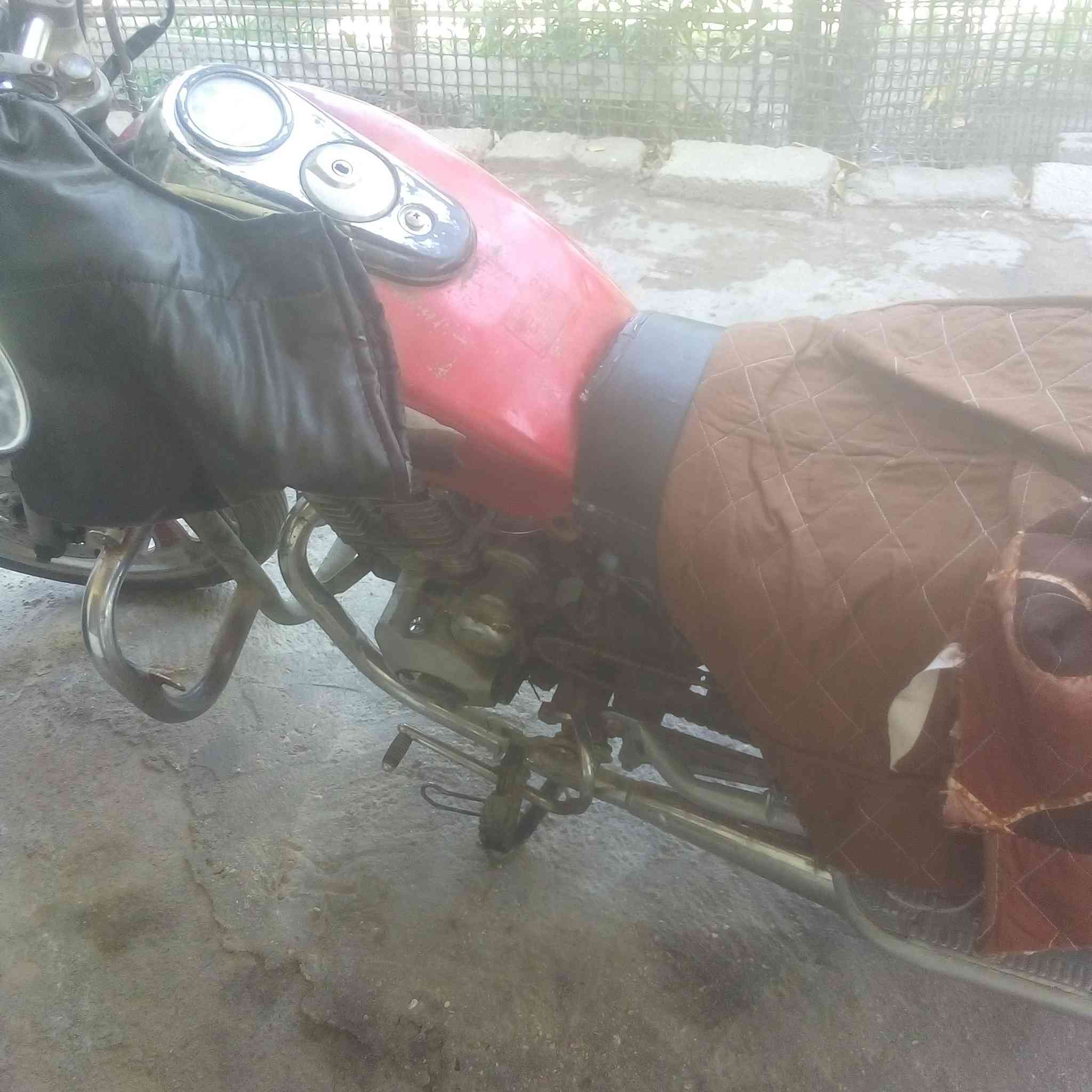 هويشا 2013اوراق اصولي كمرك مدفوع شغاله كهربائيات كامله
سعرها 400وبيه مجال
مكاني كربلاء سياحي طويريج 
***********
***********
