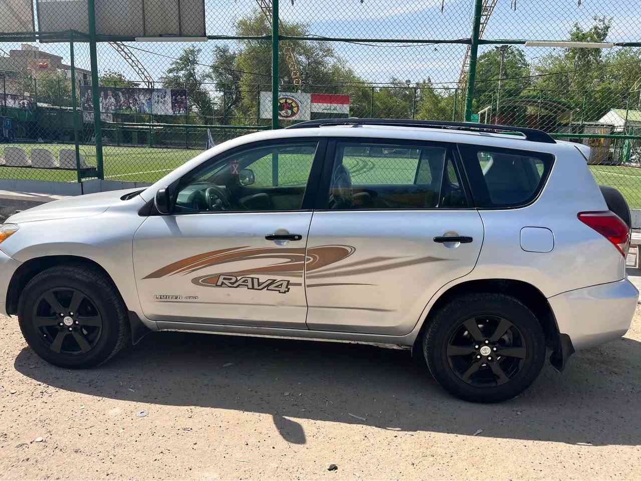 راف فور 2008  للبيع  فور  ويل  
محرك  2400 بلادي 
وارد  امريكي  حادث  جاملغ  امامي  بدون  اير باك 
مصبوغة  حزام  جمالية 
تبريد  تدفة
كشنات كهرباء ، فتحة  
كفالة كير ومحرك وشاصي ولغد 

سيارة  يحتاج  الة  حدادية خلفية فقط 
السعر 85 ورقة وبي مجال  

العنوان  بغداد شارع حيفا 
*********** بغداد, العراق
