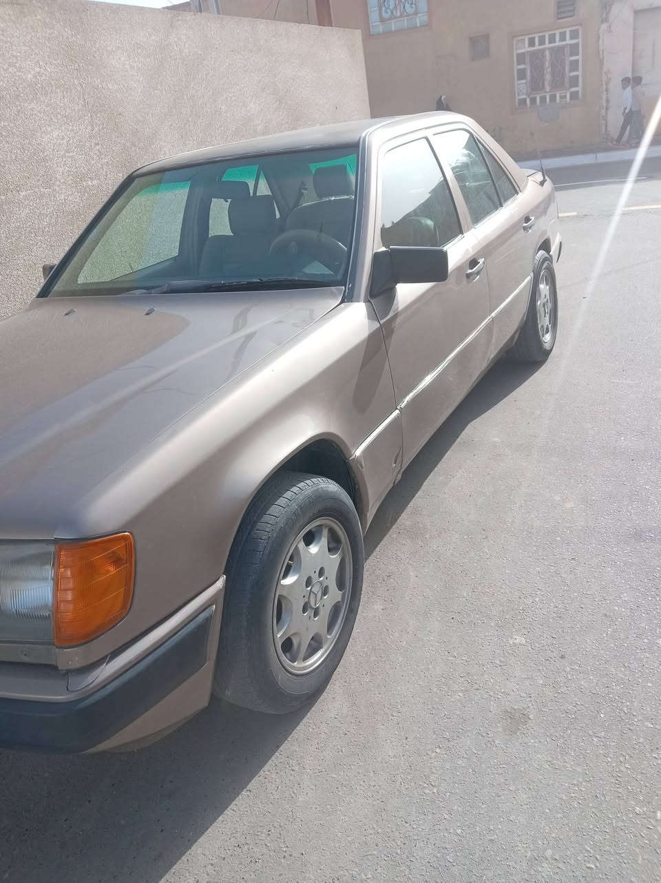 مارسدس دب بلاديه كلها السياره موديل ٩١ رقم كربلاء جديد مصبوغة عام جماليه  السعر ٦٠ وبيها مجال قليل للاستفسار أكثر اتصل *********** غير متواجد ع فيس
